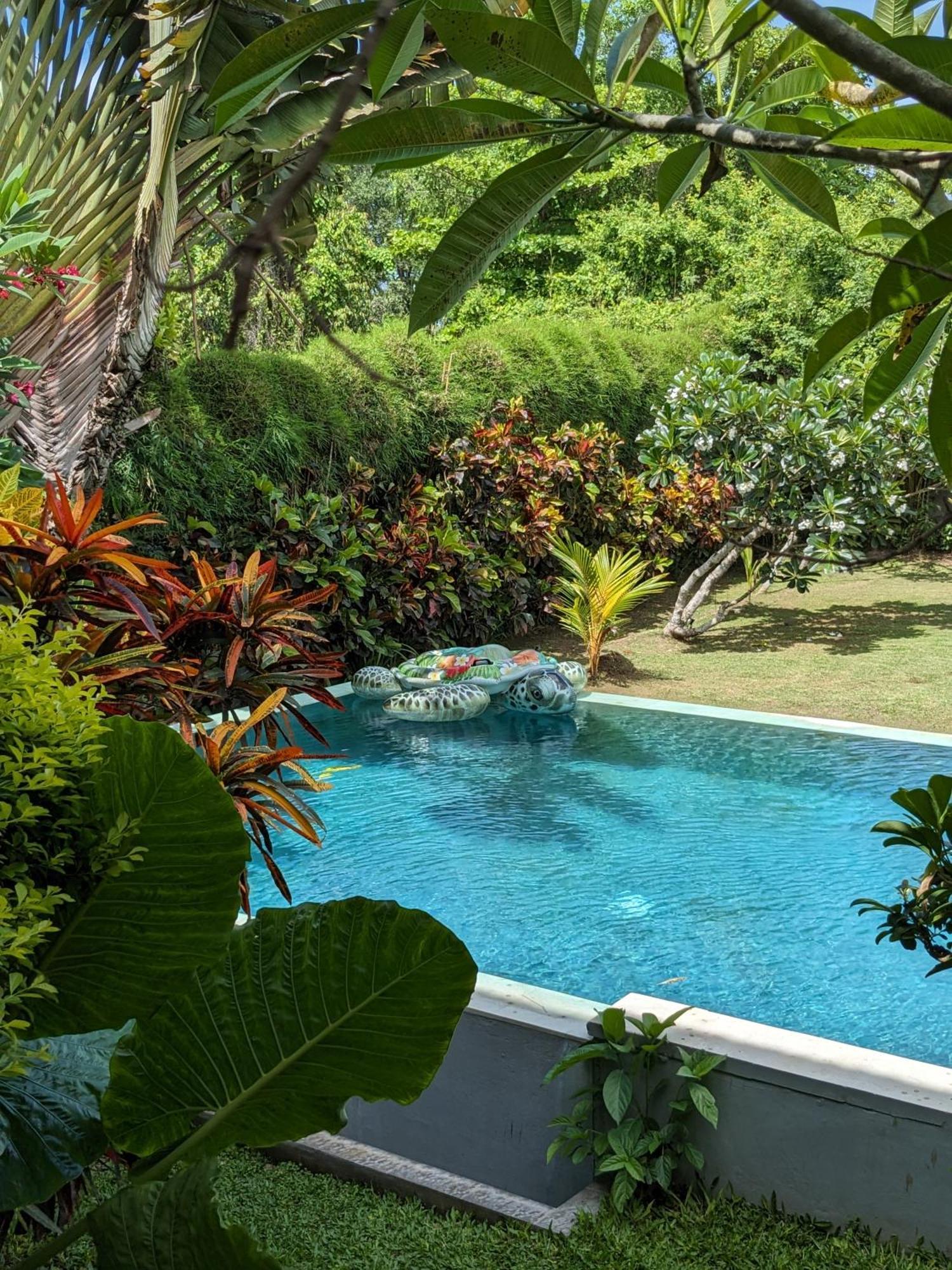 Kamayana, Peaceful & Quiet 6Br Villa With Huge Pool And Tropical Garden Canggu  Exterior photo