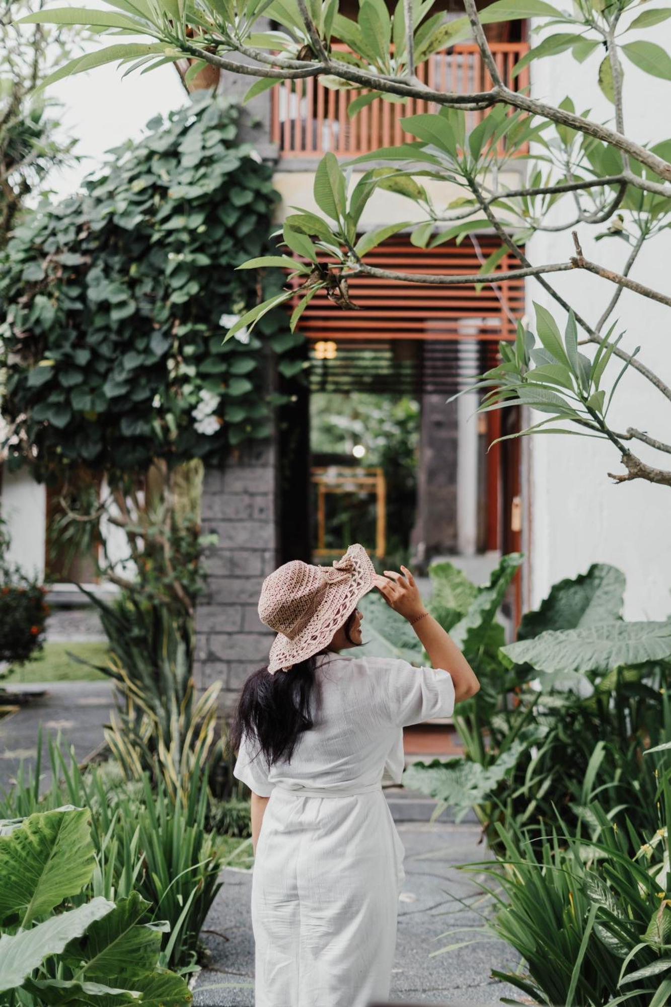 Kamayana, Peaceful & Quiet 6Br Villa With Huge Pool And Tropical Garden Canggu  Exterior photo