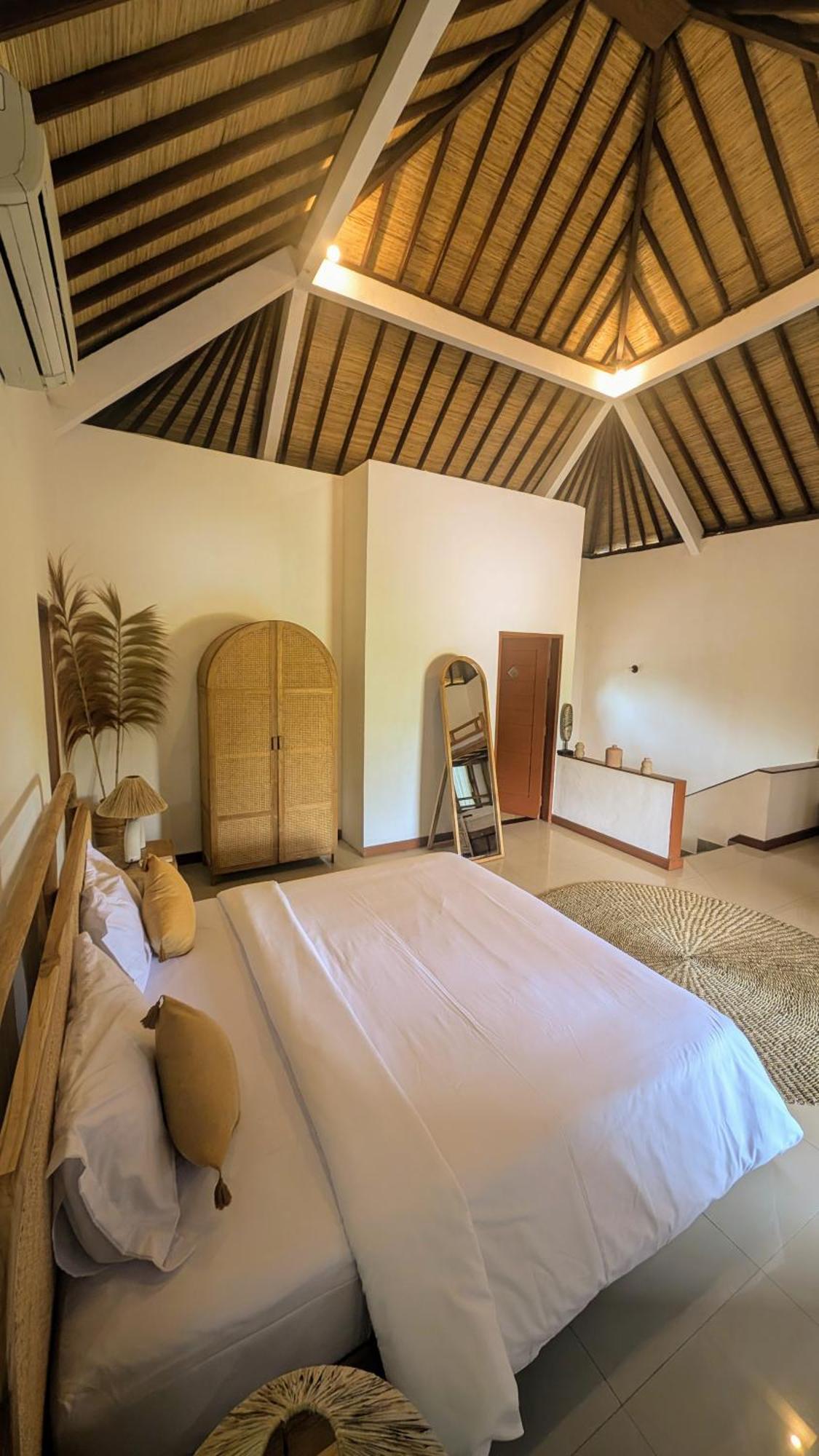 Kamayana, Peaceful & Quiet 6Br Villa With Huge Pool And Tropical Garden Canggu  Exterior photo